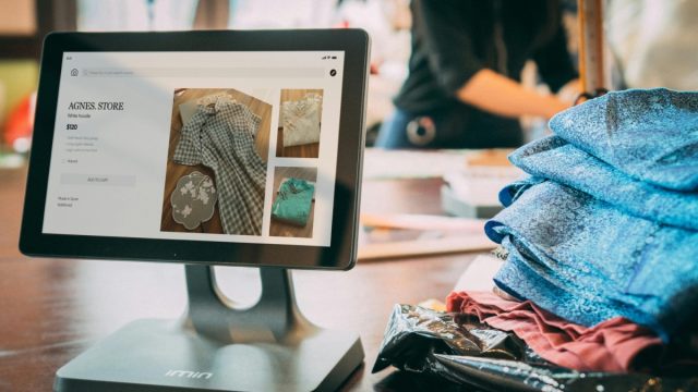 Navigating Customer Loyalty: Strategies for SMBs in a Shifting Landscape