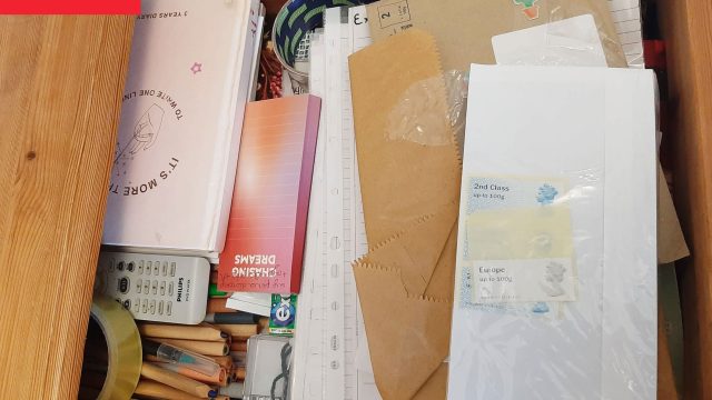 Declutter Your Space Quickly with the Junkless Drawer Method