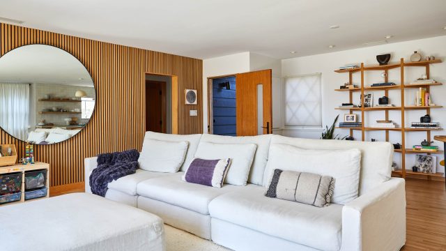 Memory: The “Unbelievably Comfortable” Slipcover Sectional That Basically Everyo | pinjam uang 1 jut