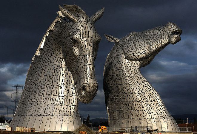 17 weird sculptures--top emoticons