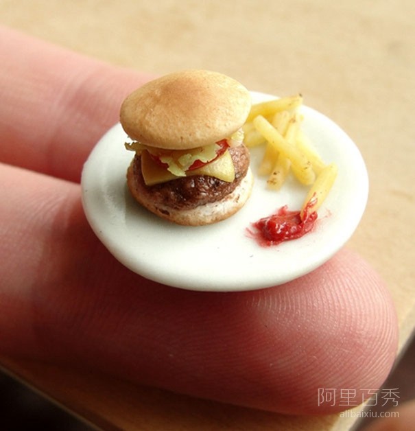 Realistic miniature clay food sculptures Makes people want to drool--top emoticon