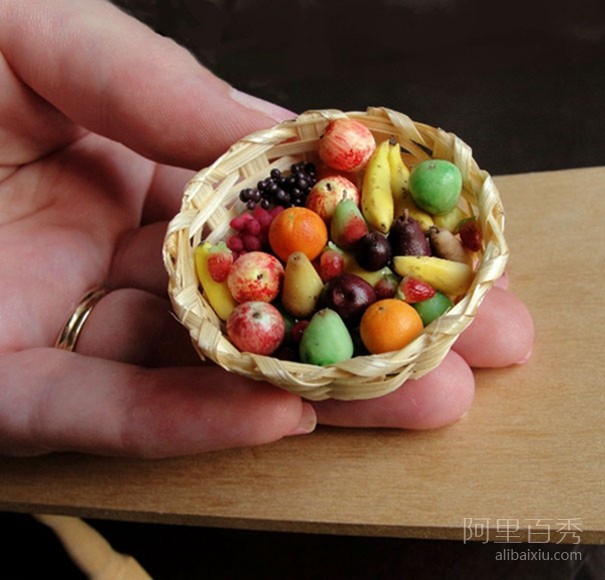 Realistic miniature clay food sculptures that make people want to drool - pin emoticons